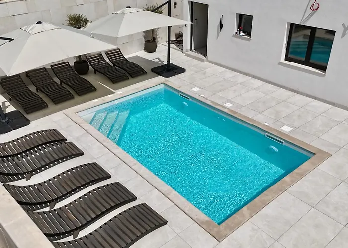 דירה Lavea טרוגיר