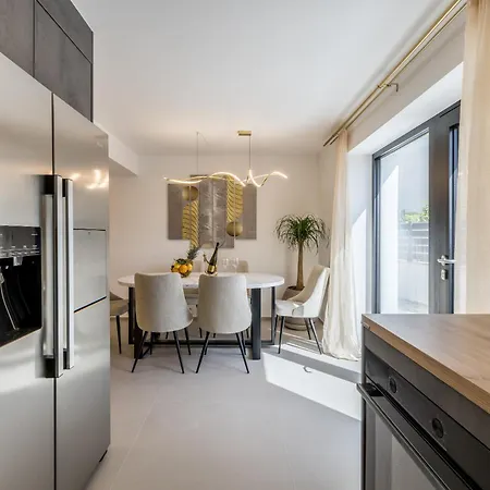 Lavea * トロギール